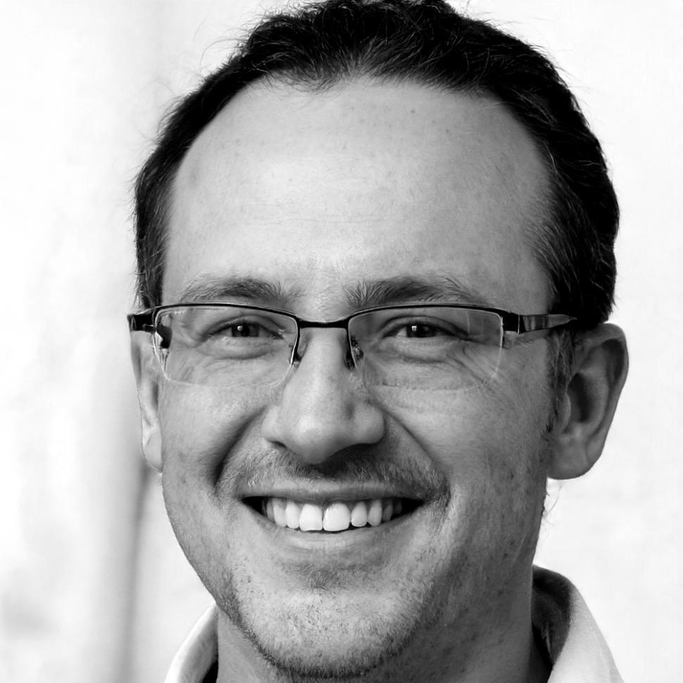 Retrato de Adrià Font, director financiero